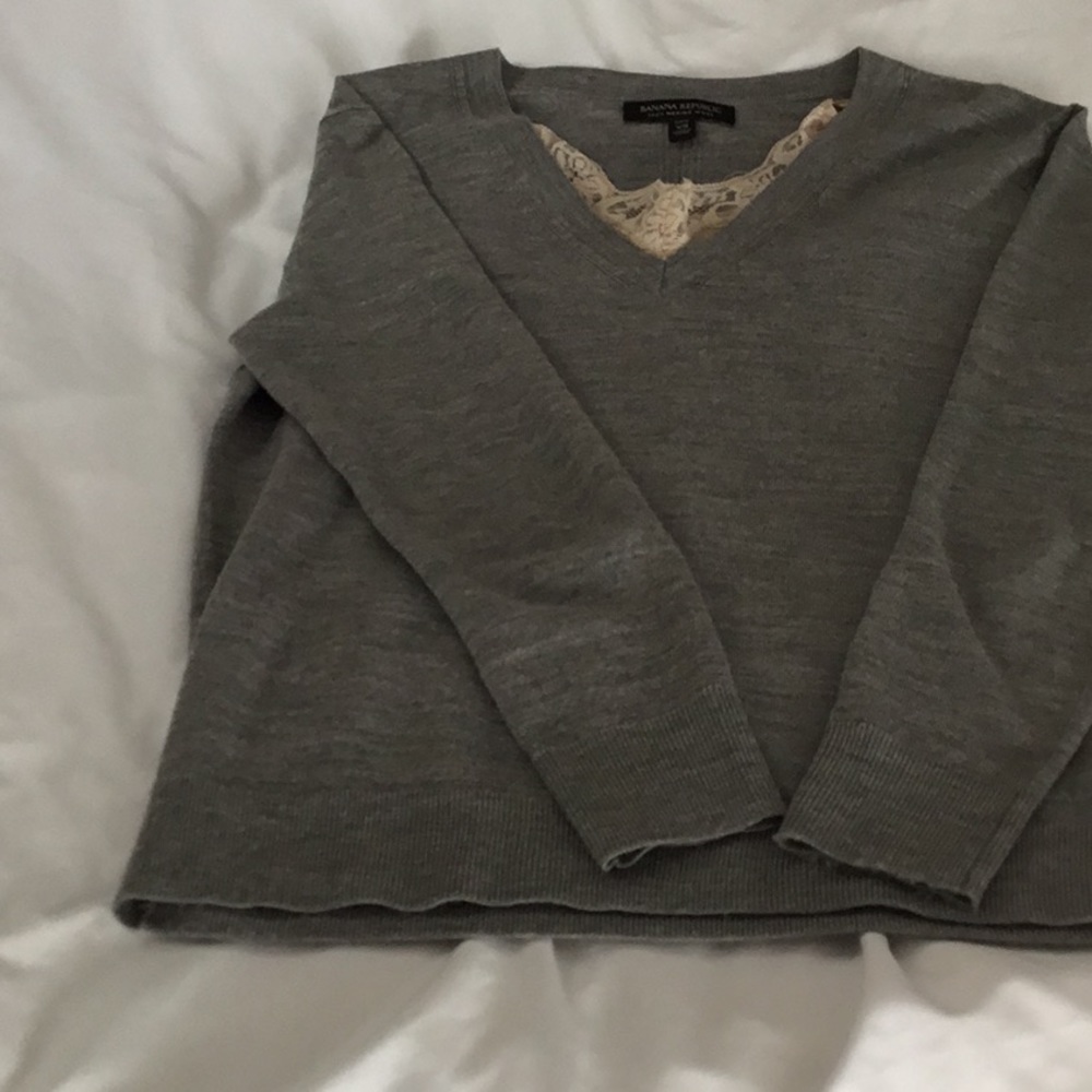 Banana republic merino wool V neck sweater